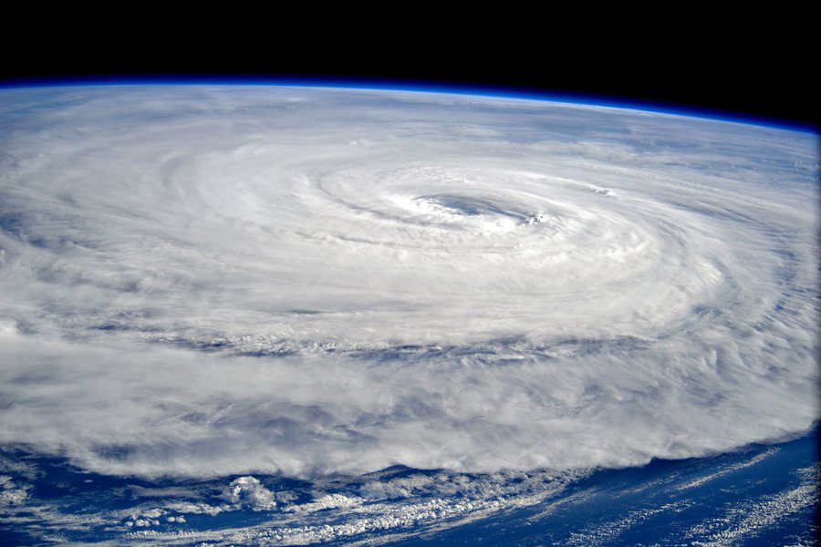 В Китае объявлен красный уровень опасности из-за супертайфуна