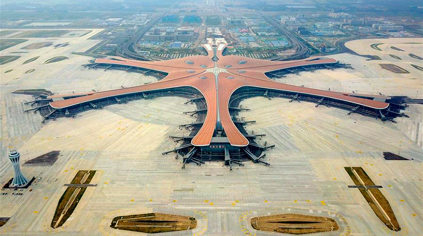 В Пекине открылся крупнейший в мире аэропорт