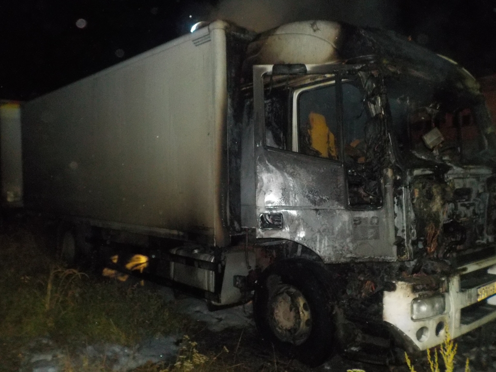 В Бобруйске горел грузовой автомобиль