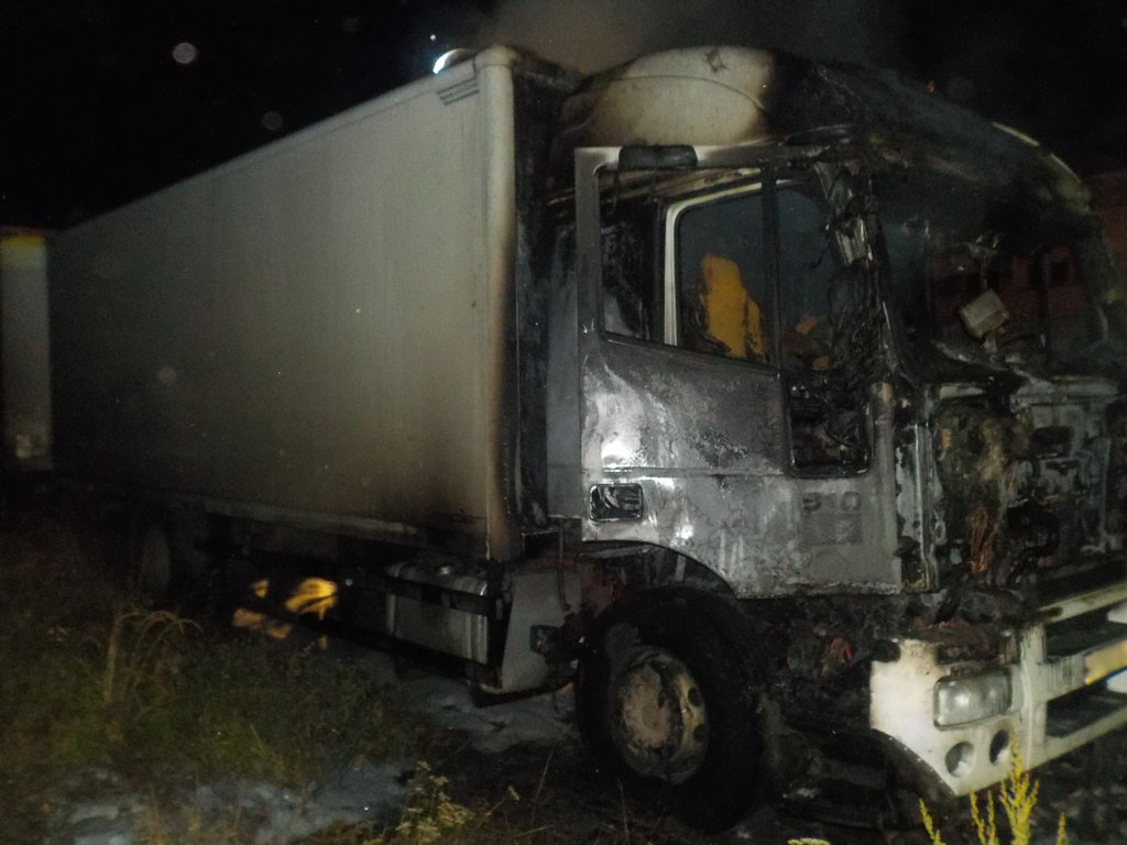 В Бобруйске горели грузовик и микроавтобус