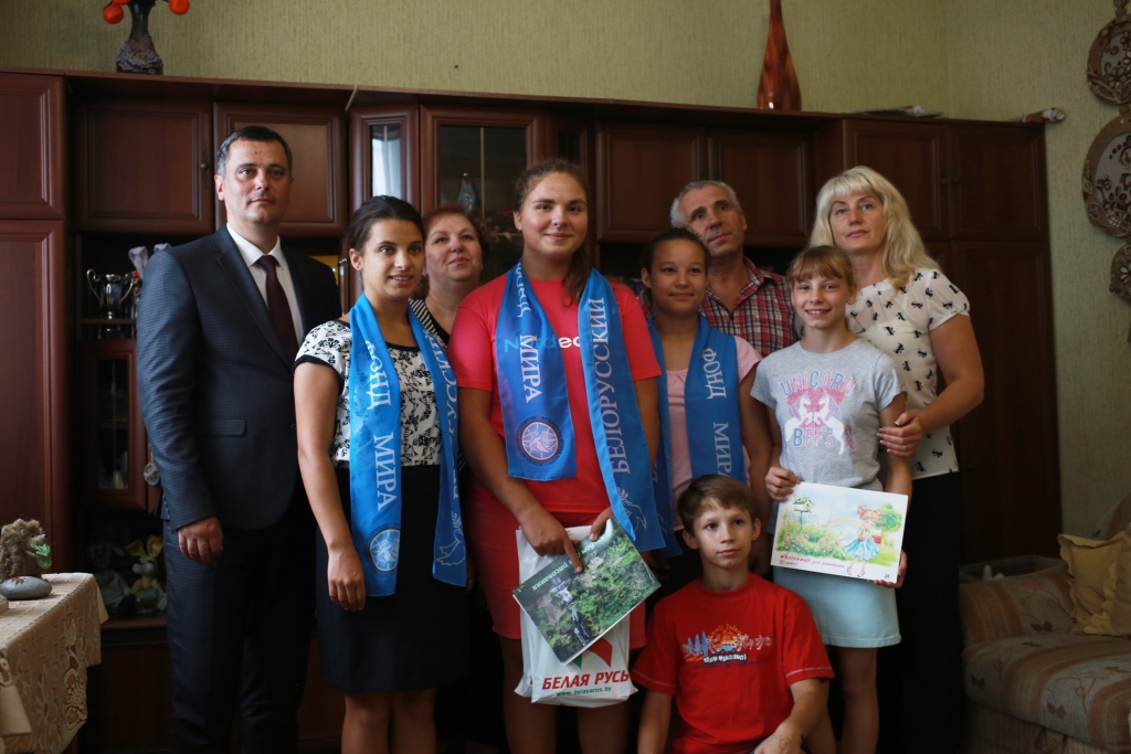 В Бобруйске проходит благотворительная акция «Детям к школе»