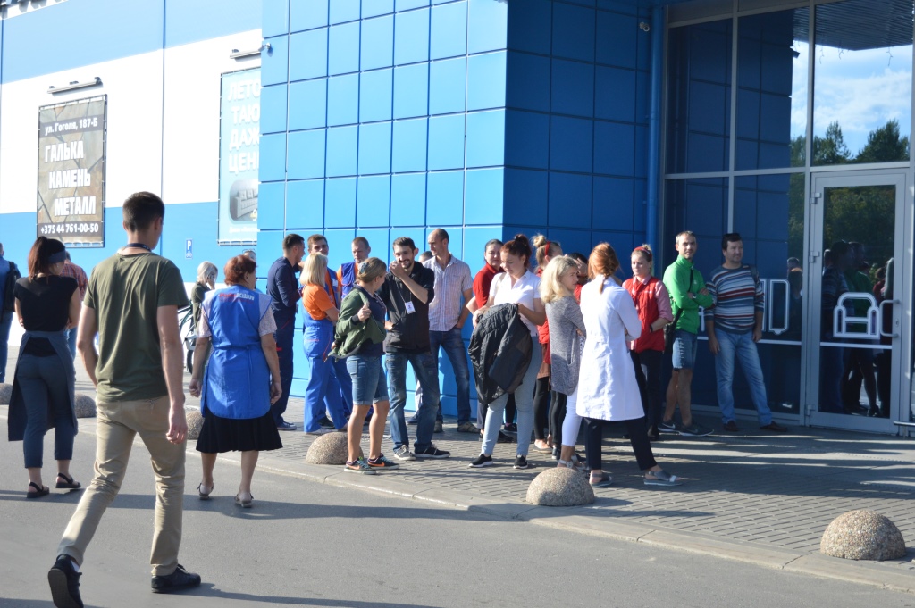 В ТЦ «Карусель» эвакуировали людей: сработала пожарная сигнализация