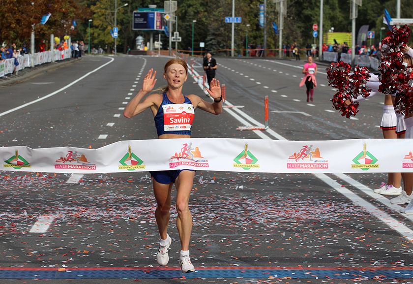 Бобруйчанка Нина Савина — победитель Минского полумарафона на дистанции 21,1 км