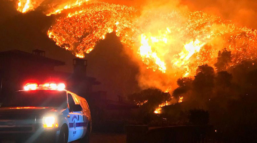 Более 100 тысяч человек эвакуированы в Калифорнии из-за природных пожаров