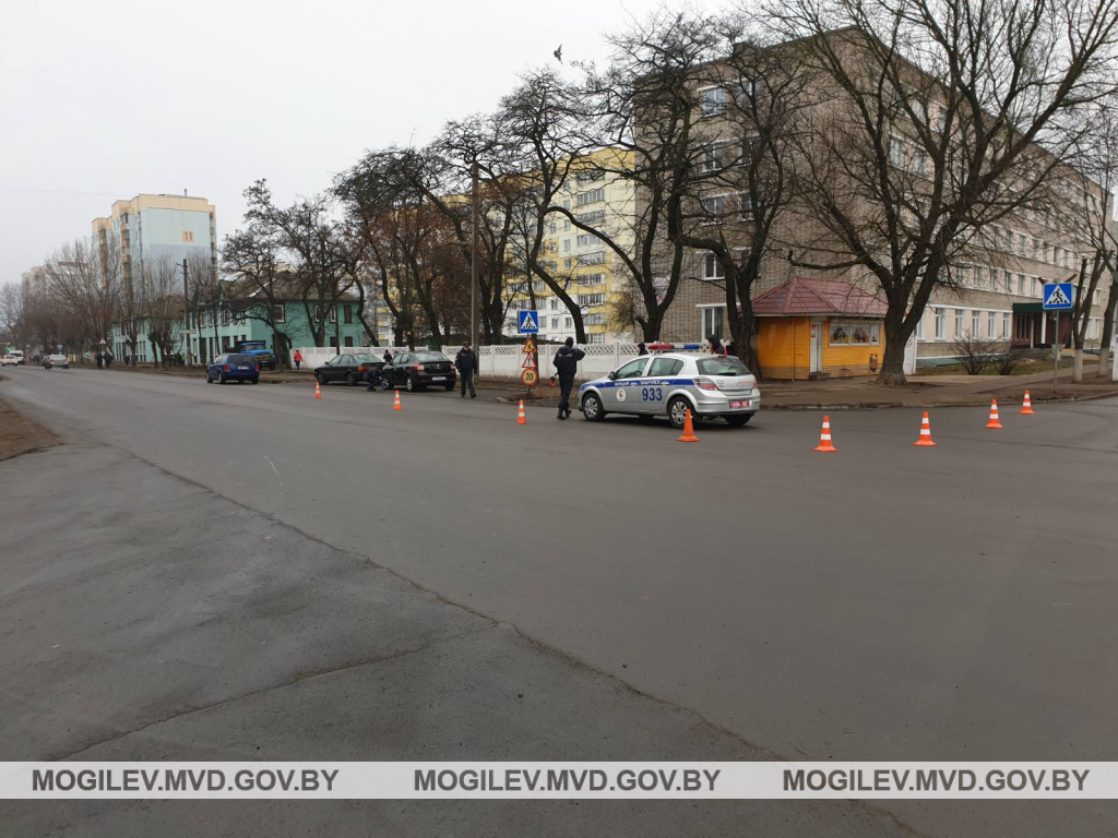 В Бобруйске водитель Renault совершил наезд на 6-летнюю девочку