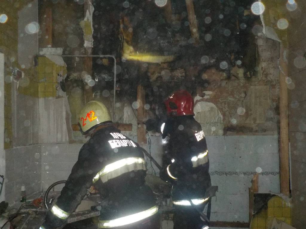 В Бобруйске горел дом. Семье удалось спастись благодаря пожарному извещателю