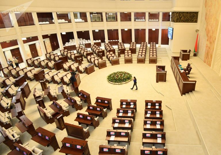 Парламент нового созыва начинает работу