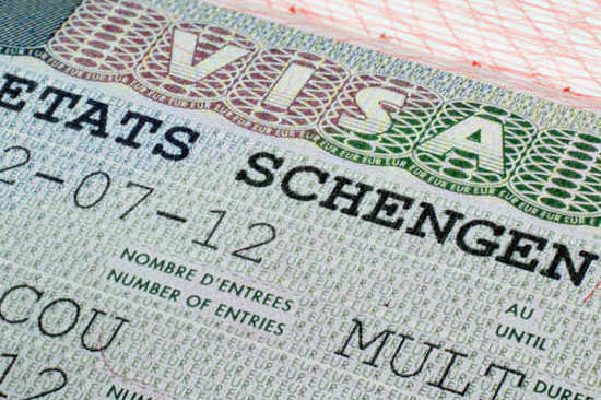 Для белорусов подешевеют шенгенские визы