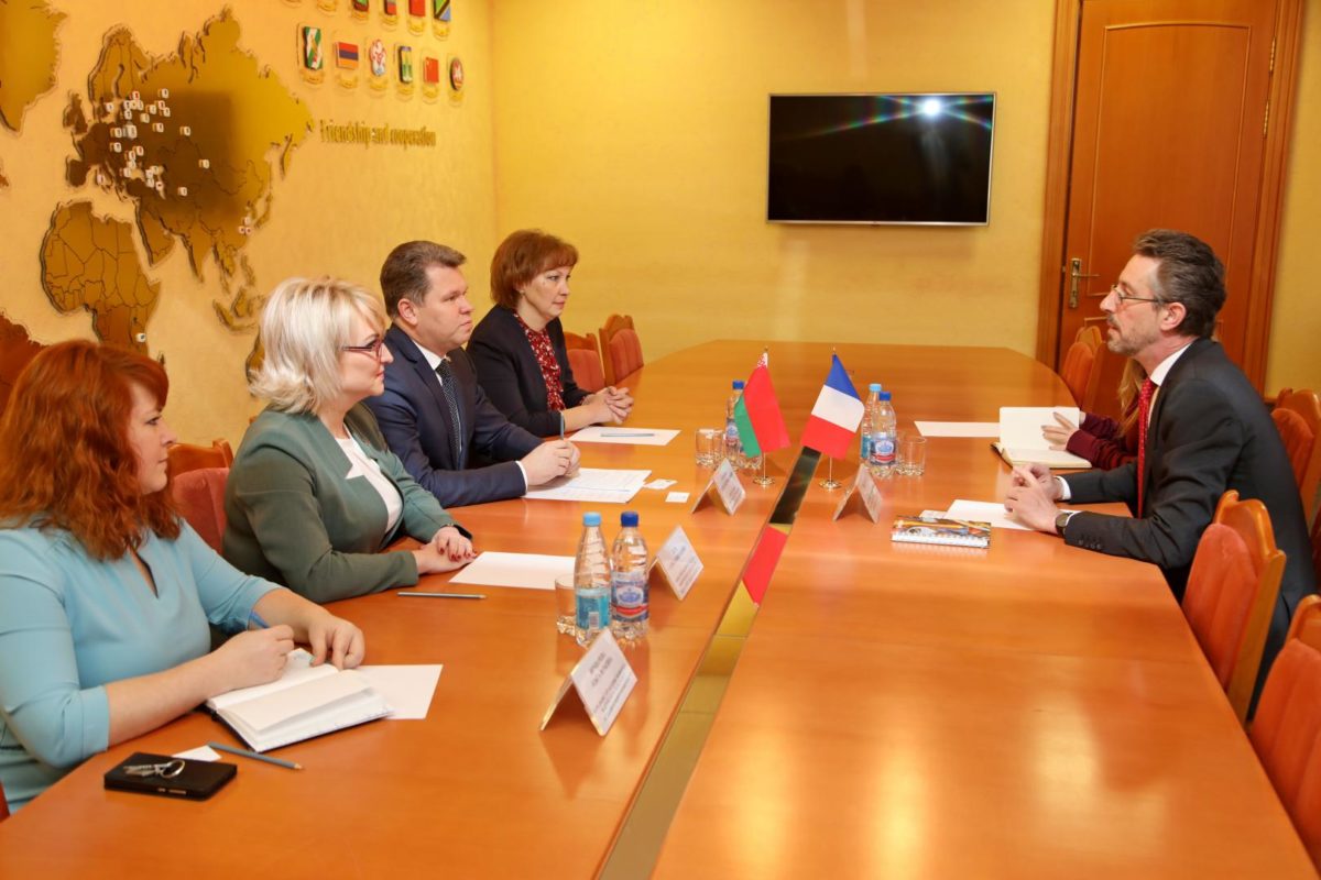 Чрезвычайный и Полномочный Посол Французской Республики в Республике Беларусь Дидье Канесс посетил Бобруйск и обсудил перспективы сотрудничества