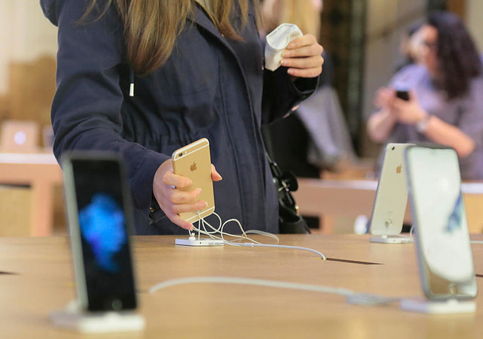 Apple оштрафовали на 25 млн евро за намеренное замедление работы старых смартфонов