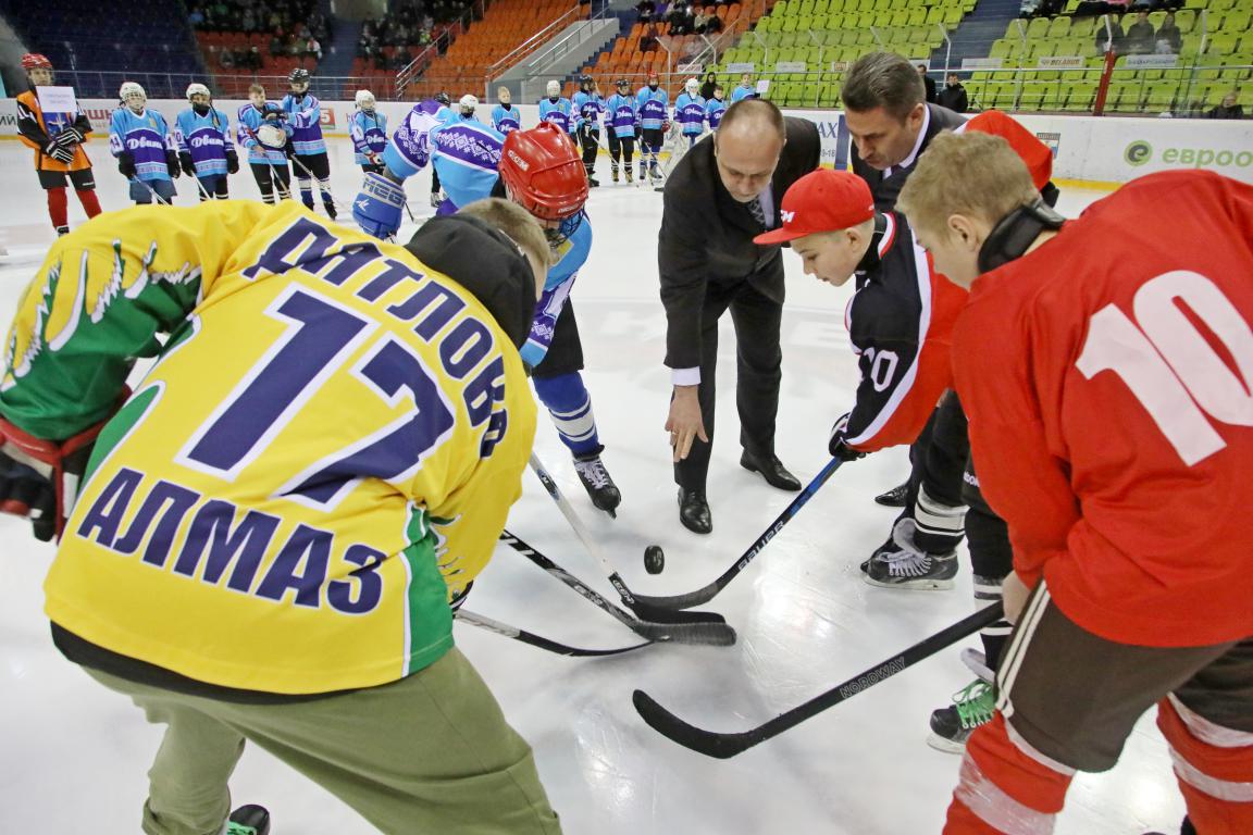 С 16 марта в Бобруйске стартуют республиканские соревнования среди детей и подростков по хоккею «Золотая шайба»