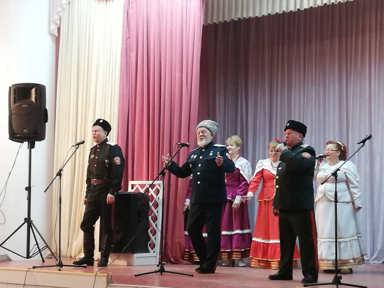 Народный казачий ансамбль «Вольница» выступил с концертом