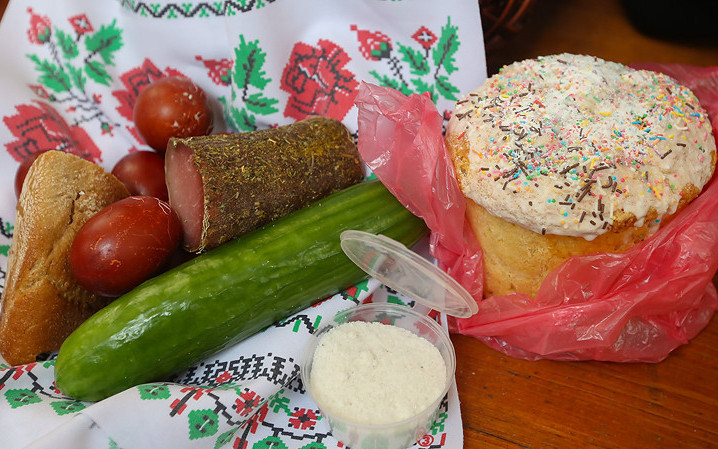 Пасхальную пищу католики Беларуси могут благословить дома