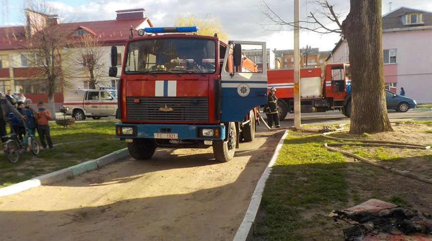 Пенсионера спасли при пожаре в Бобруйском районе