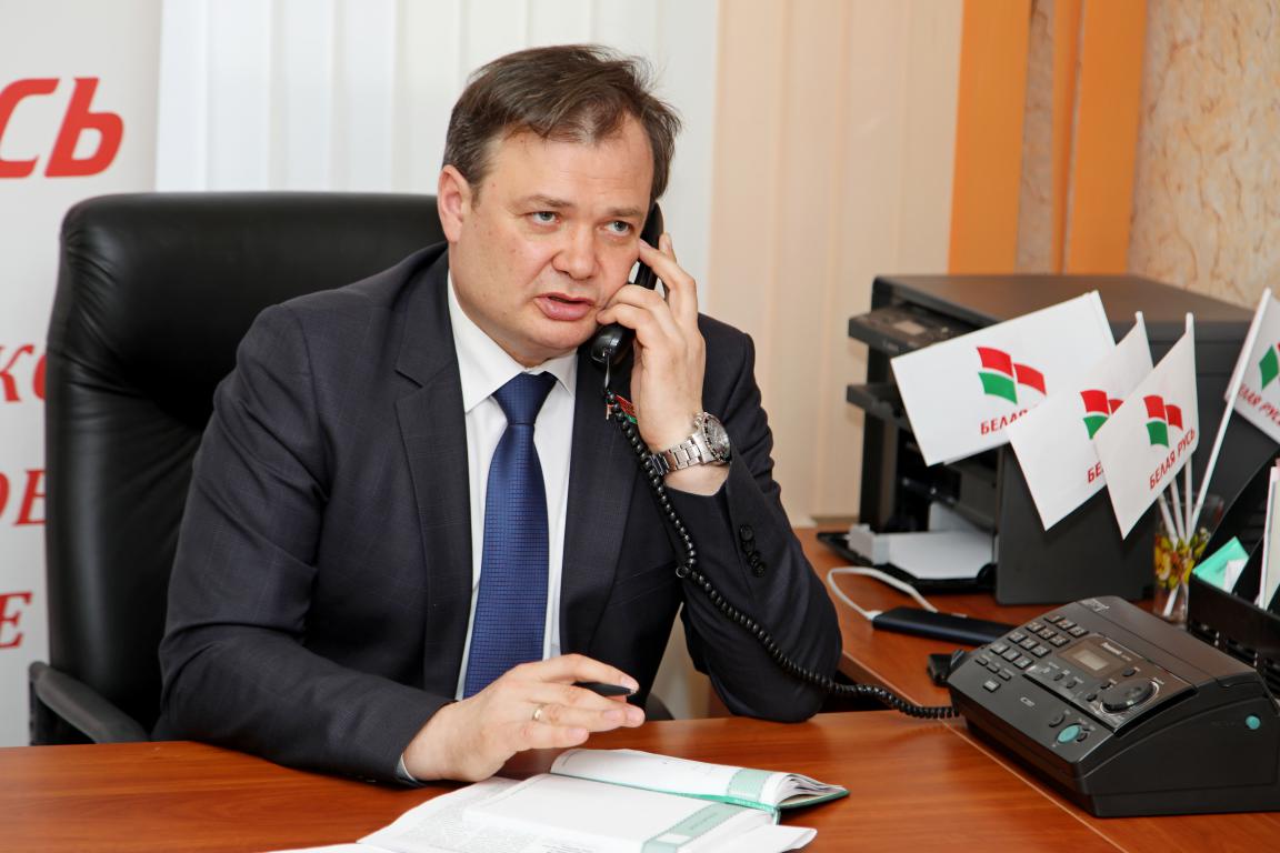 Владимир Гацко провел «прямую телефонную линию» по вопросам профилактики распространения острых респираторных инфекций и COVID-19