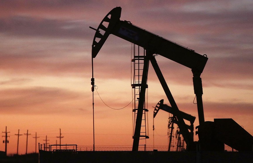 Цена нефти Brent растет более чем на 12%