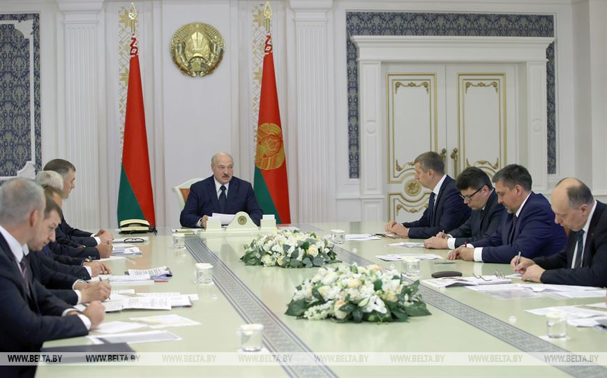 Лукашенко: стабильная работа промышленности — краеугольный камень экономики страны