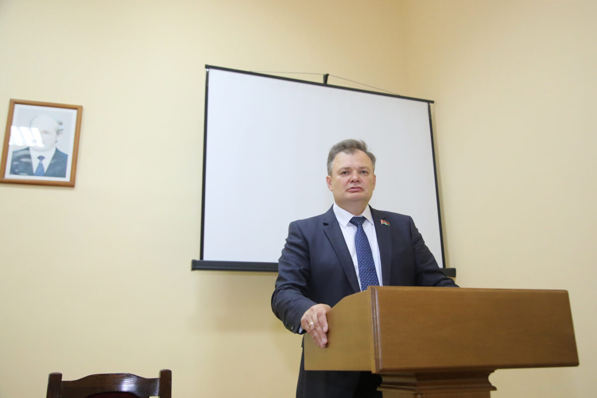 Депутат Палаты представителей Национального собрания РБ Владимир Гацко встретился с коллективом БЦБ