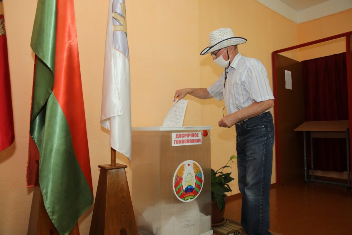 В Бобруйске активно идет досрочное голосование (видео)