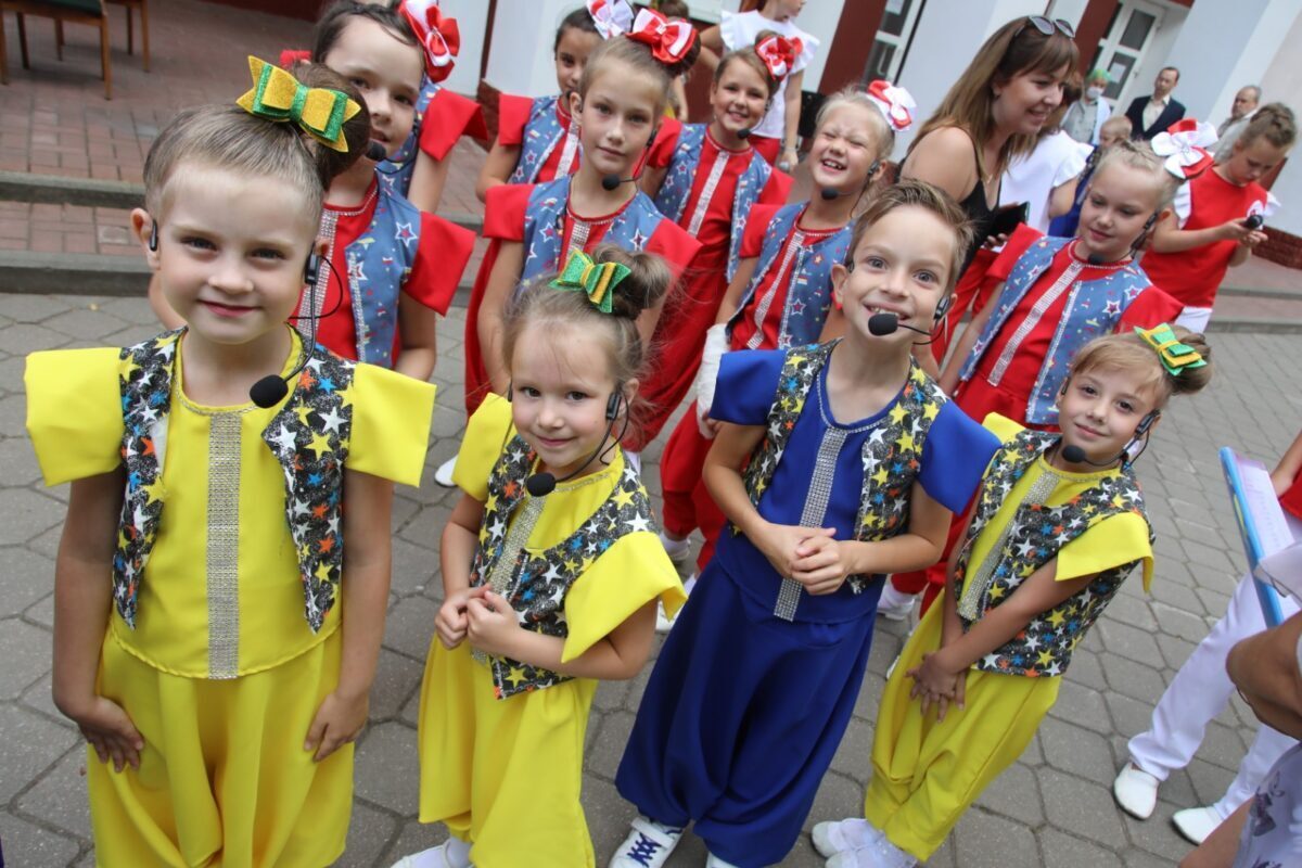 Концерты от творческих коллективов прошли на избирательных участках