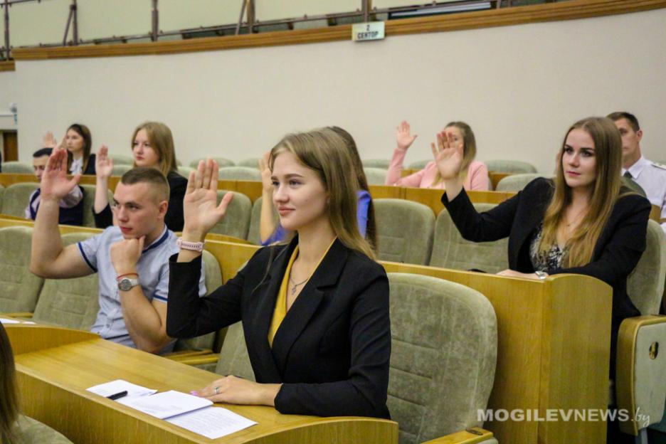 Бобруйчане приняли участие в первом заседании Молодежного Парламента