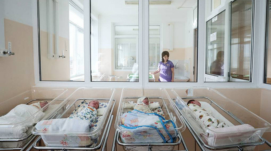 Переболевшие COVID-19 женщины могут передавать детям антитела с грудным молоком — российский эксперт