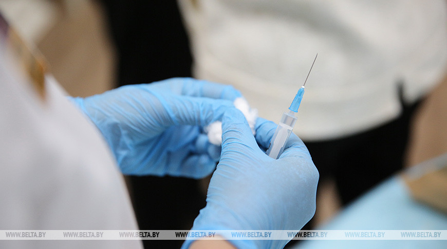 В России производство третьей вакцины от коронавируса может начаться в следующем году