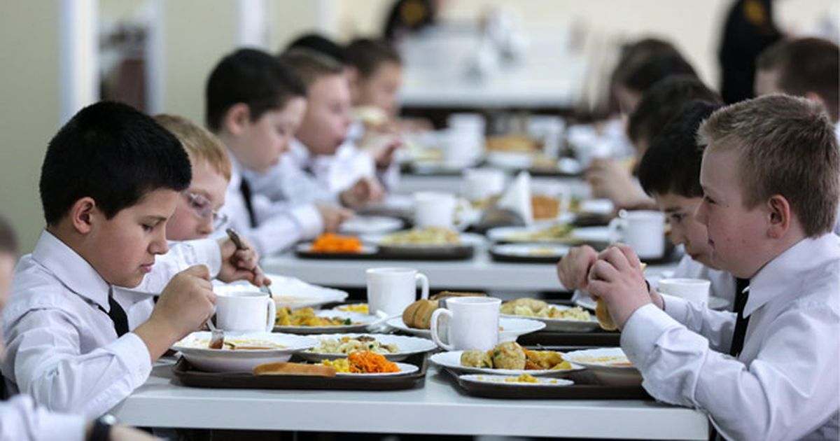 В Беларуси установлены льготы по оплате питания для школьников