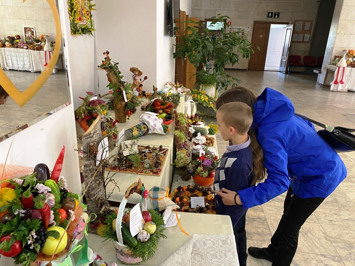В Бобруйске работает благотворительная выставка-конкурс «Плоды родной земли мы дарим людям»
