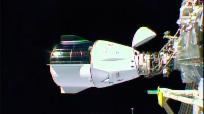 Космический корабль Crew Dragon произвел стыковку с МКС (видео)