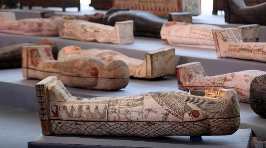 «Самое большое открытие 2020 года». В Египте нашли более сотни 2500-летних саркофагов и позолоченные статуи