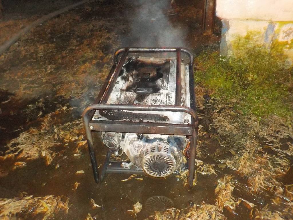 В результате пожара уничтожен электрогенератор