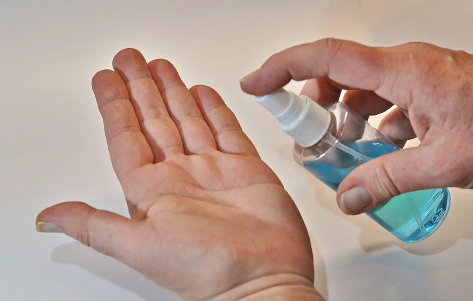 Соблюдение гигиены рук позволяет снизить риск инфицирования коронавирусом — эпидемиолог