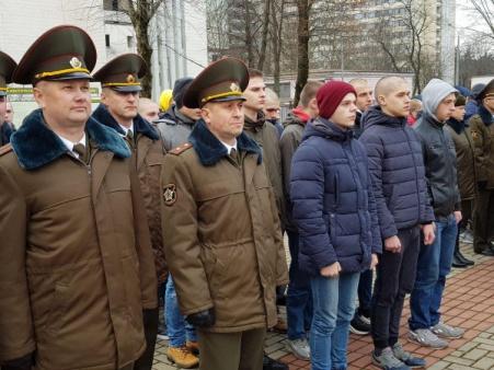 Первые срочники отправились в войска Беларуси