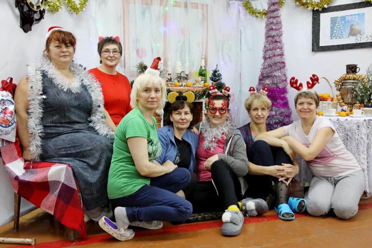 На ОАО «Славянка» стартовал конкурс на лучшее новогоднее украшение цехов