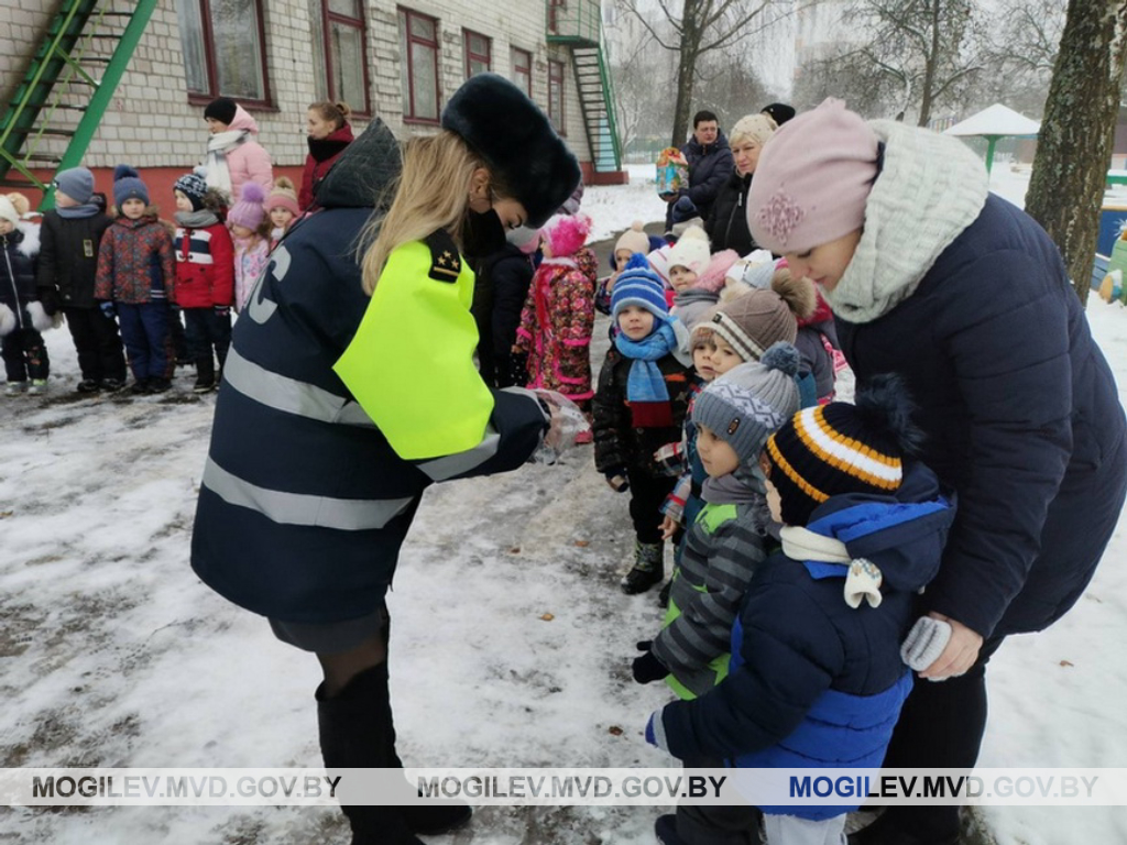 Акцию «Безопасное детство» провели в рамках недели детской безопасности инспекторы ГАИ в Бобруйске
