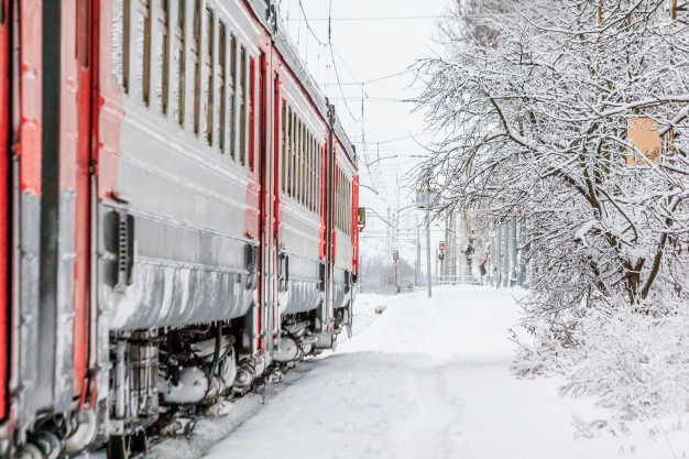 Более 60 поездов отклонились от графика из-за непогоды 29-30 декабря