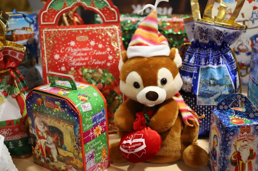 «Коммунарка» произвела уже 1 млн новогодних подарков
