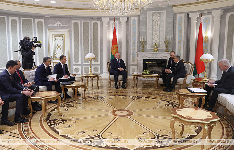 Лукашенко провел встречу с главой Международной федерации хоккея Рене Фазелем