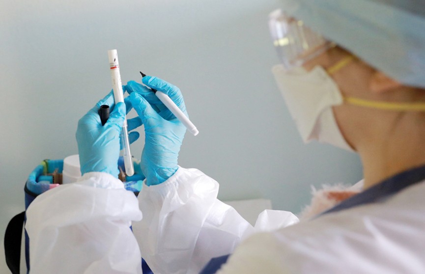 Более 585 тысяч случаев заражения коронавирусом зарегистрировали в мире за сутки
