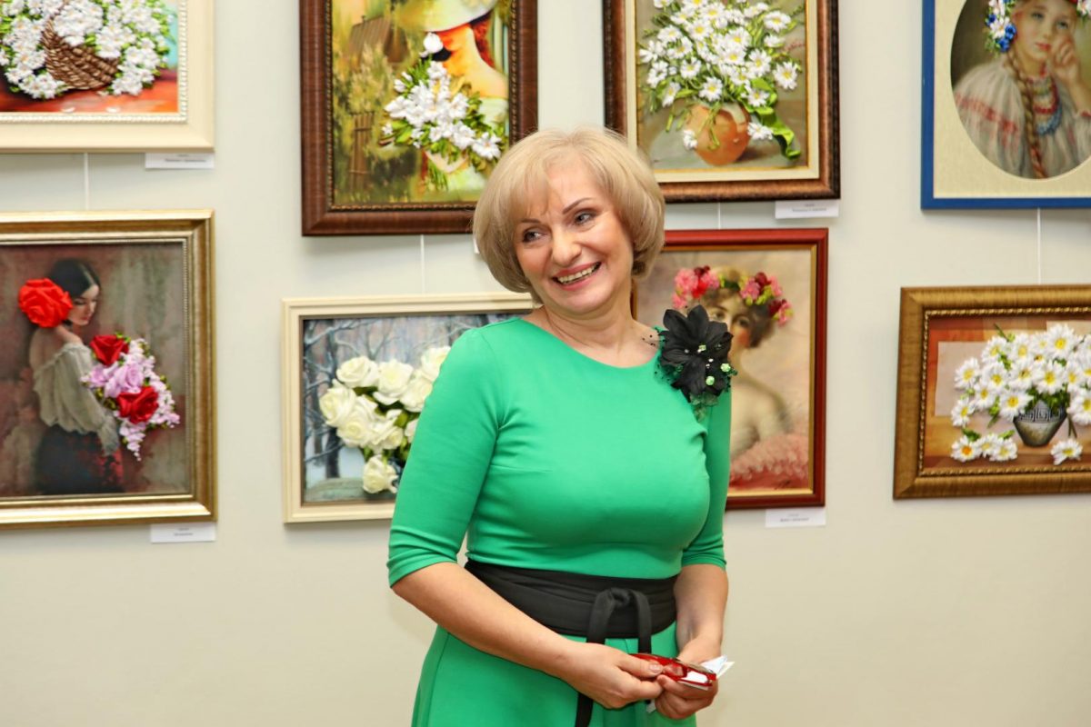 Выставка «Вальс цветов» открылась в Бобруйске