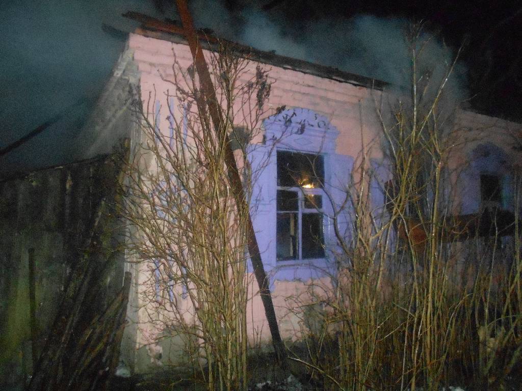 В Бобруйском районе загорелся дом