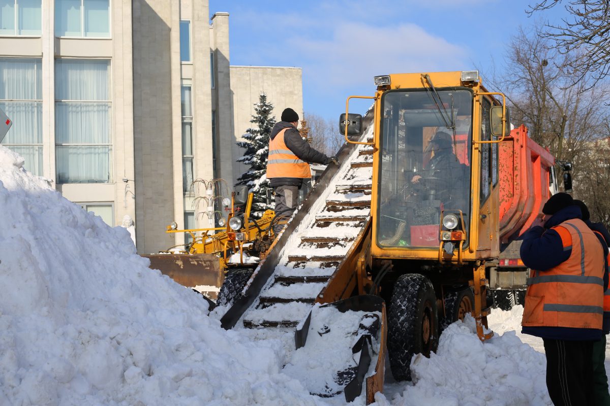 Об уборке снега на городских улицах 23 февраля