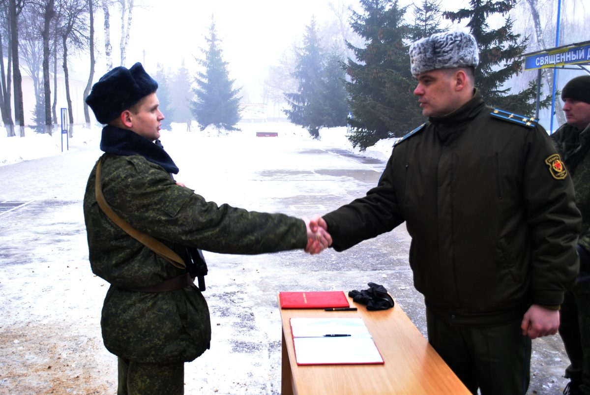 В армейский строй с энтузиазмом