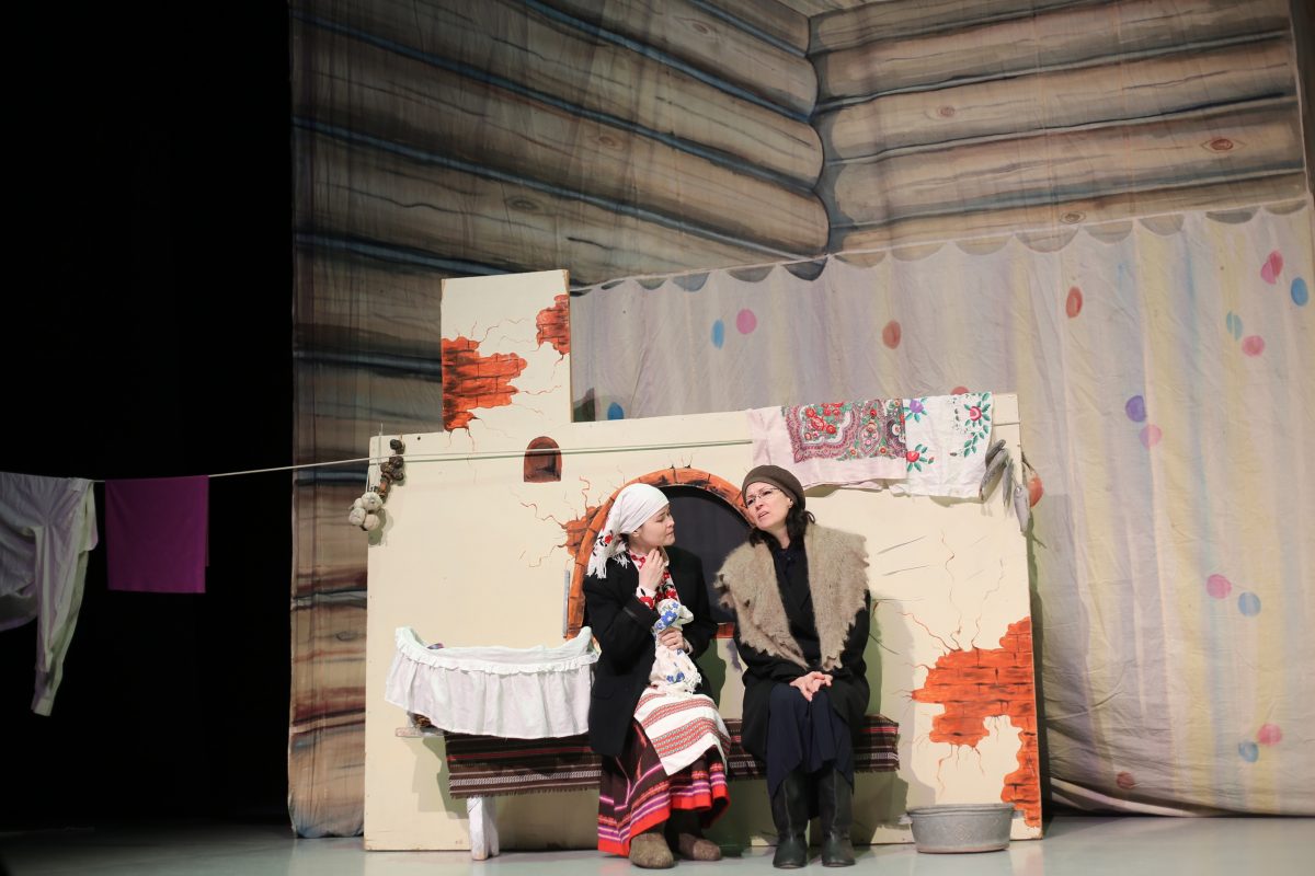 В Бобруйске проходит региональный смотр-конкурс любительских театральных коллективов «У далонях маёй Беларуси»