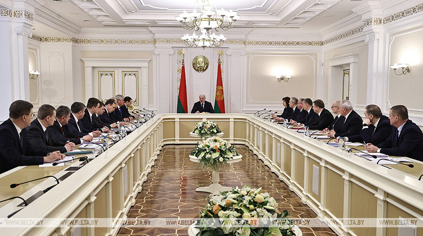 «Ответственность — ключевой аспект» — Лукашенко озвучил требования к перераспределению полномочий