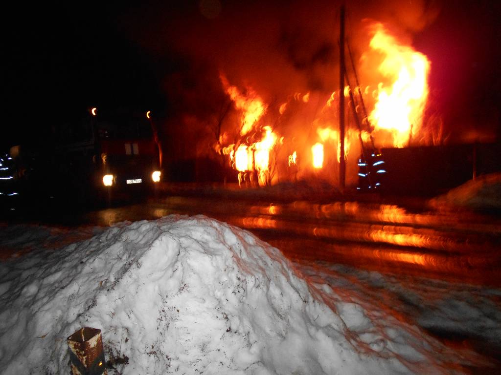 28 февраля горел нежилой дом в переулке Менжинского