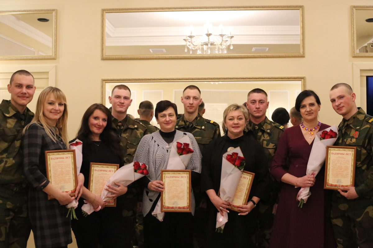 Инженерно-аэродромный полк поздравил матерей военнослужащих с наступающим праздником