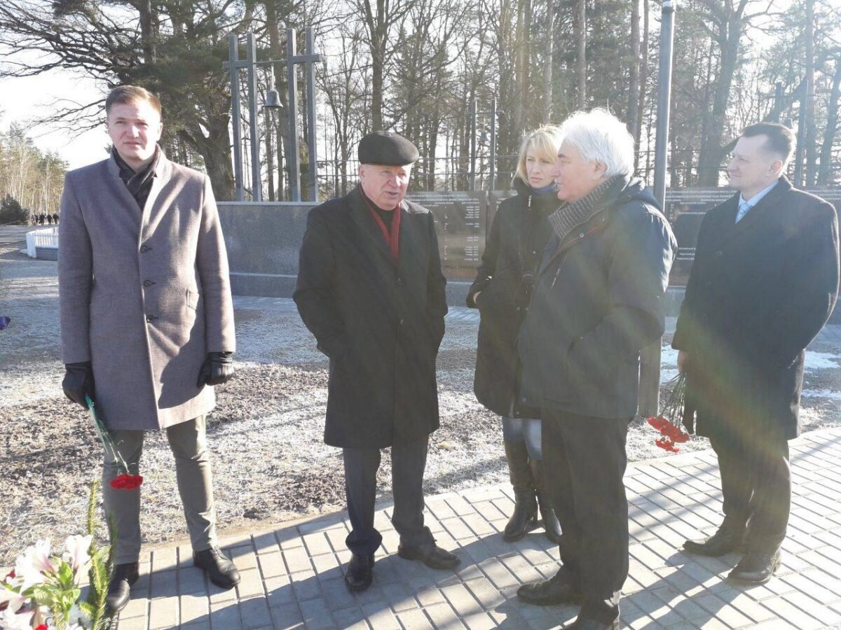 Сегодня у мемориального комплекса «Памяти сожженных деревень Могилевской области» состоится митинг-реквием