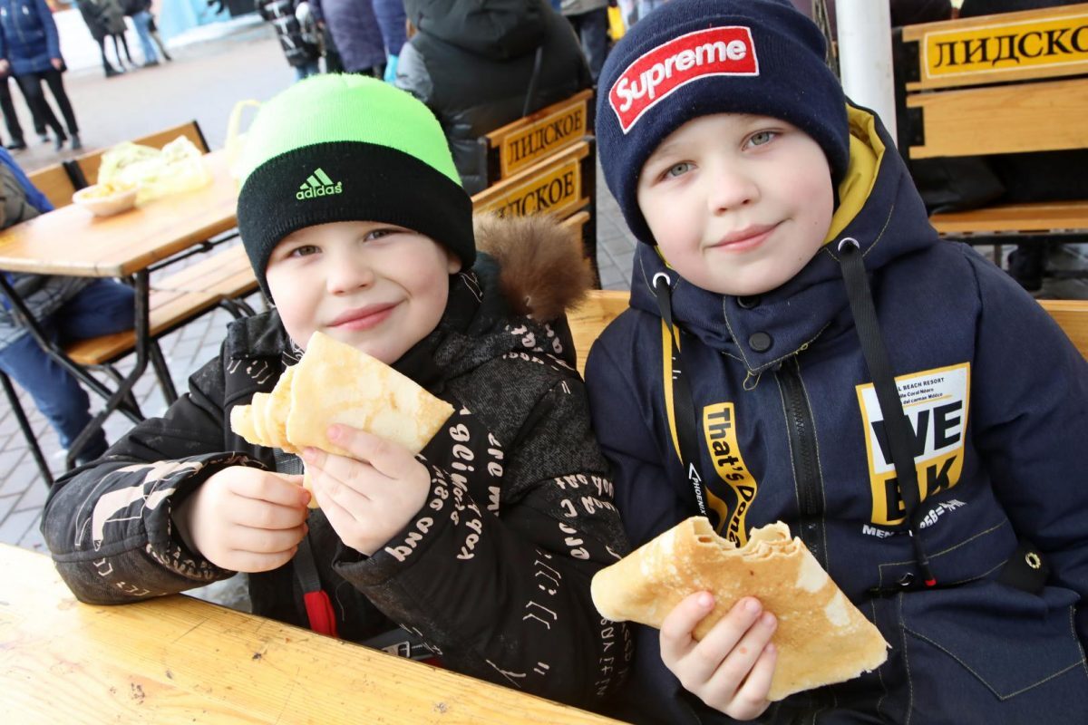 В городском парке отметили масленицу